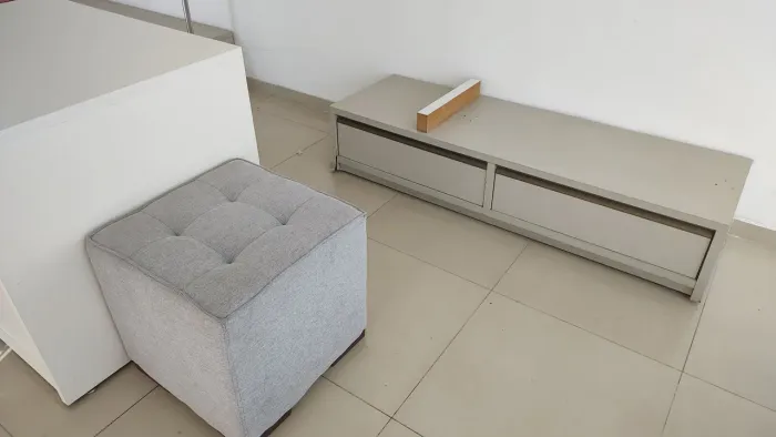 OPORTUNIDADE - Bancada com duas gavetas 