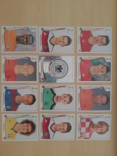 Figurinhas copa de 2014 lote com 12 cromos,1 escudo e 11 grandes jogadores!!!