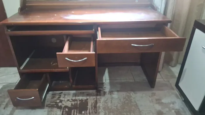 MESA COMPUTADOR MADEIRA MACIÇA MOGNO