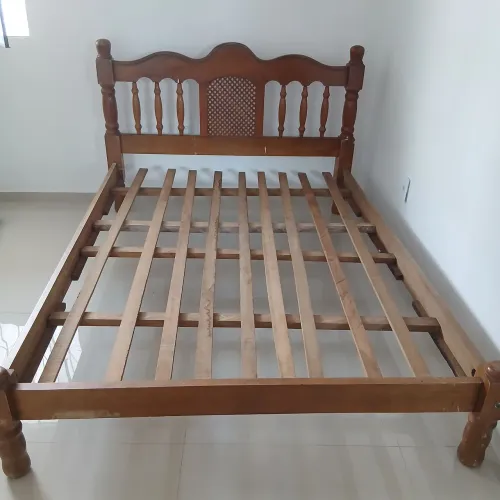 Cama de Madeira