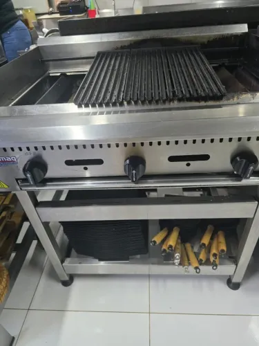 Char broiler Venâncio com cavalete inox