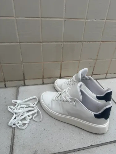Tênis novo modelo Zara