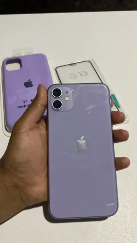 iPhone 11 lilás 