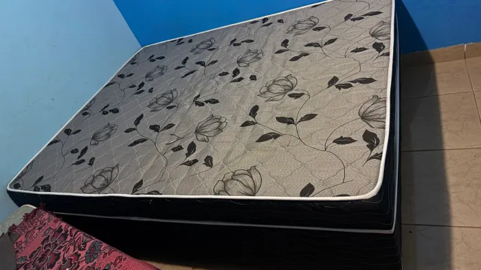 Cama nova pouco tempo de uso