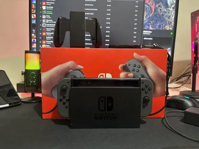 Nintendo Switch 32GB Desbloqueado + 128GB