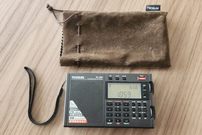 Rádio Tecsun PL-330