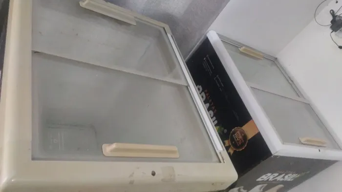 Vendo freezer funcionando *37