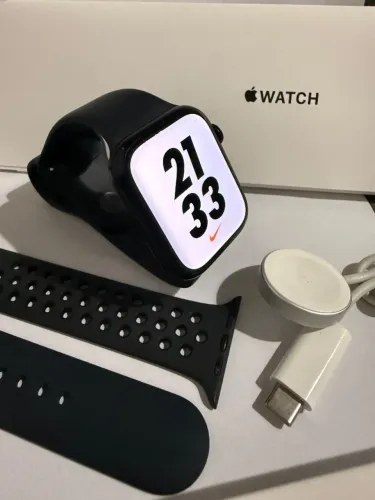 Apple Watch Series 7(GPS) 45mm - Bateria 81%