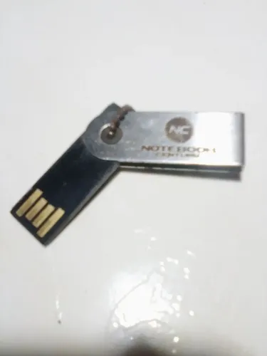 Pen drive de 4gb do tipo chaveiro 