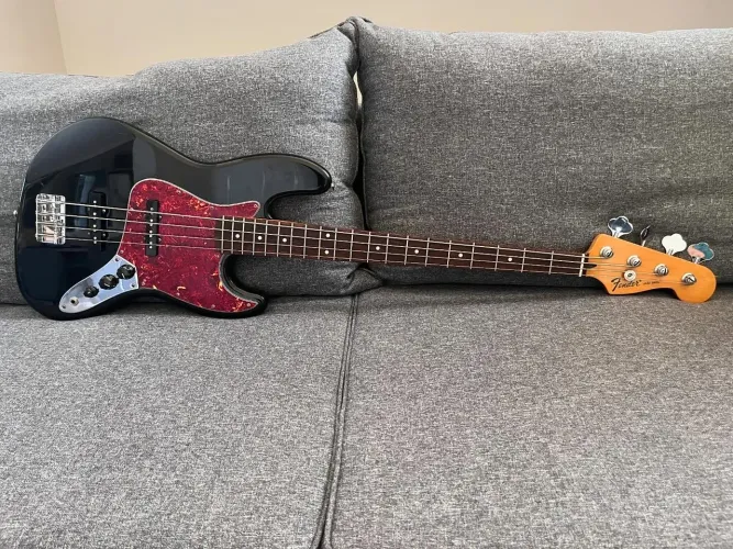 Baixo Fender Jazz Bass México 4c (2012), ponte BADASS