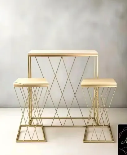 Trio mesas decoração aniversário e 2 cavaletes