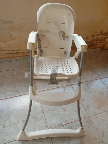 Cadeirinha de alimentação 