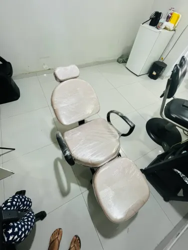 Cadeira Conforty Rosê - Maquiagem, unhas, cílios e sobrancelhas 