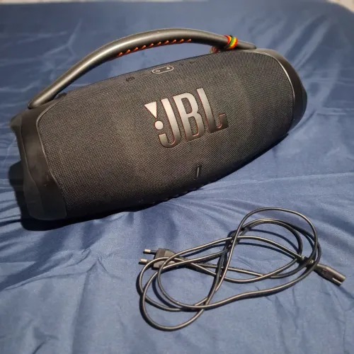 BOMBOX 3
