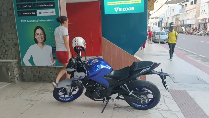 Vendo ou troco por Bros 160 mas volta em dinheiro.