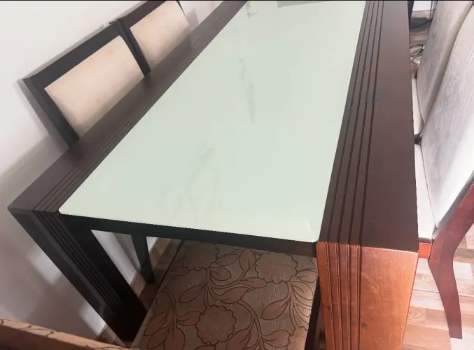 Mesa de Jantar 6 Lugares com Tampo de Vidro - Excelente Estado