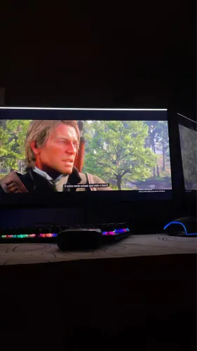 Vende-se computador 2400 reais
