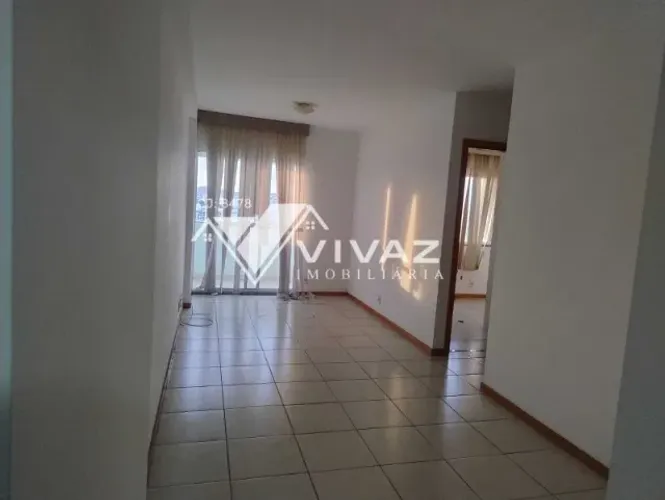 Ótimo Apartamento de frente com varandão, 02 Quartos, Aceita Financiamento