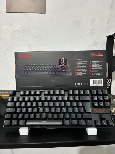 Teclado mecânico redragon kumara, anti ghosting, RGB switch outemo blue, ABNT2 preto