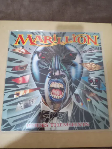 LP Marillion banda de rock progressivo 