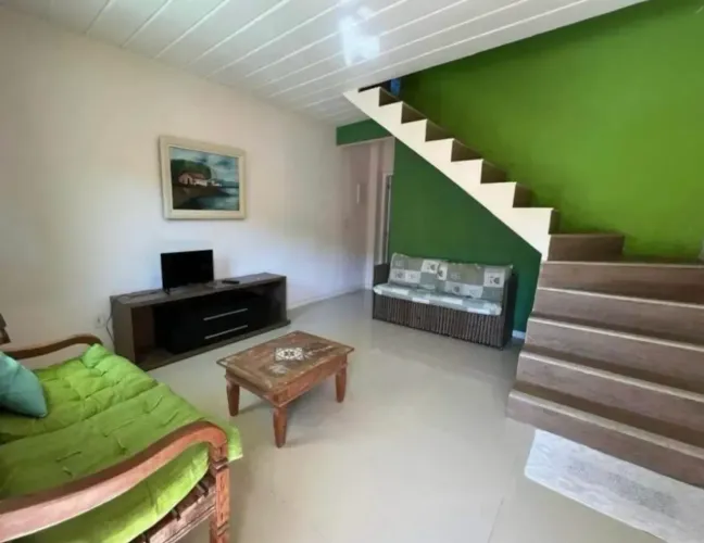 Casa para aluguel tem 29 metros quadrados com 2 quartos