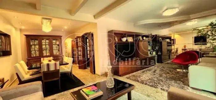 Casa de condomínio para venda possui 310 metros quadrados com 3 quartos