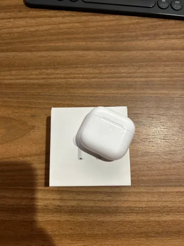 AirPods 4