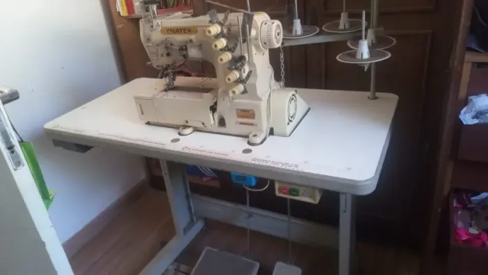 Vendo máquina industrial galoneira ynatex em ótimo estad o de conservação .