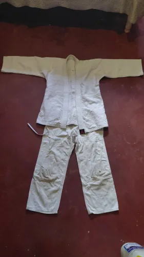 VENDE-SE KIMONO TAM. 4 - JIU-JITSU