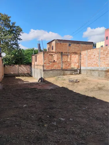VENDO OU TROCO terreno com casa em construção