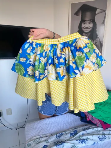 Conjunto Cropped Saia e Laço Usado Apenas 2 Vezes