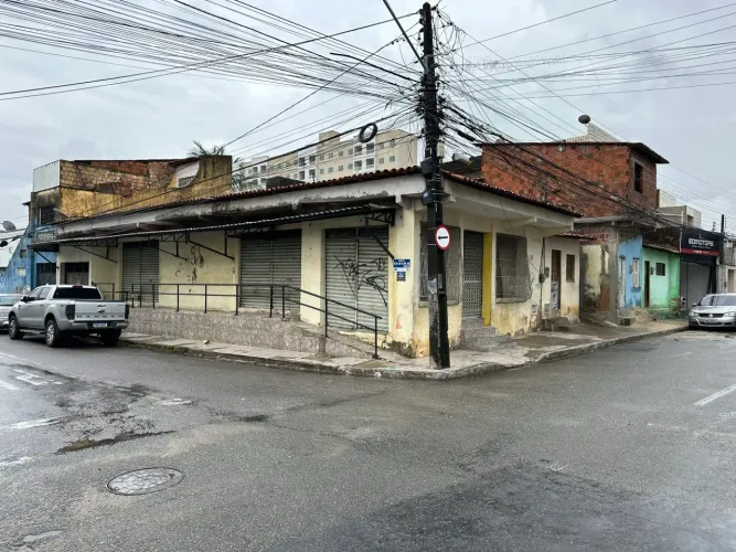 PRÉDIO COMERCIAL DE ESQUINA À VENDA AV. HUMBERTO MONTE | FORTALEZA/CE