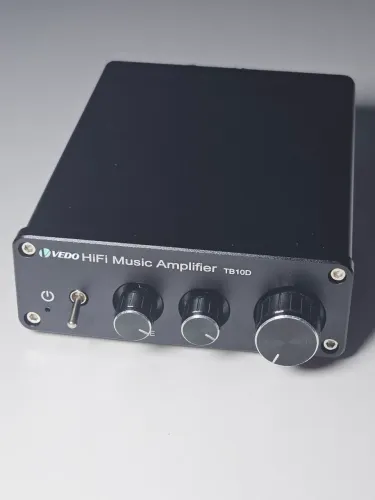 Amplificador de aúdio 600W Vedo TB10D Novo