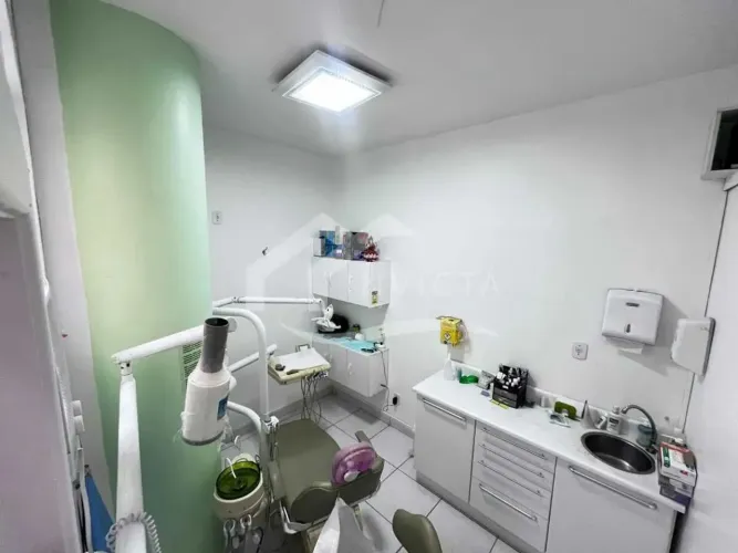 SALA COMERCIAL EM PREDIO MISTO EM COPACABANA!!!