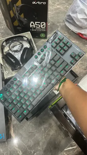 Teclado G915 TKL (Novo) Nunca usado