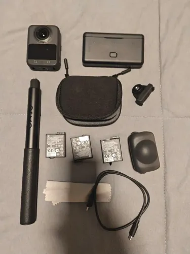 DJI Osmo 360 Adventure combo