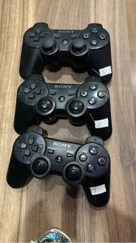 Controle Ps3 console slim funcionando 100%, cada um por 150,00sem o cabo