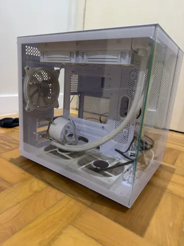 Gabinete gamer com water cooler