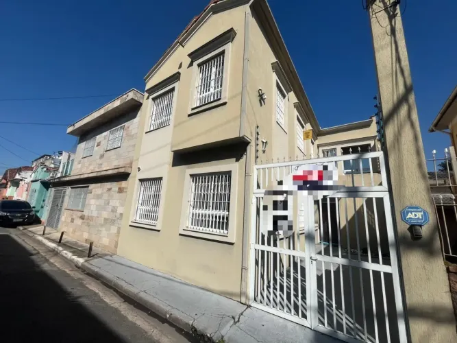 Casa Comercial à em Santana | 200 m² | 6 Salas | Porteira Fechada | Próxima ao Metrô