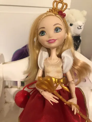Ever After High Boneca Apple White 