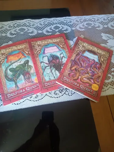 Coleção de 3 Livros da Segunda Saga Deltora Quest Escrita por Emily Rodda 