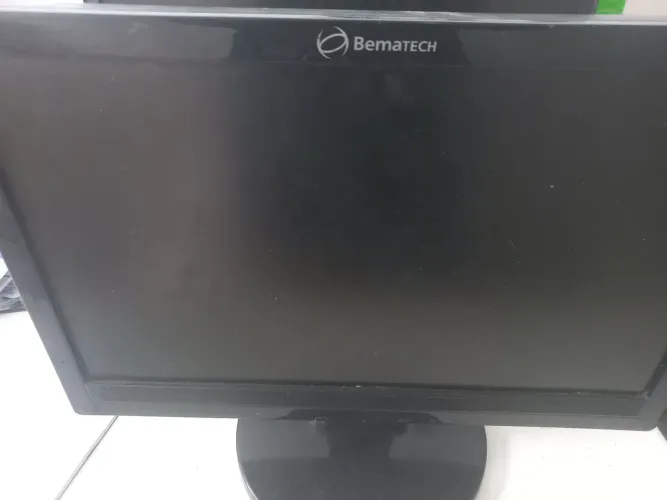 Monitor antigo de 14 polegadas  Bematech