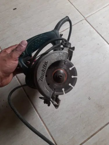 Vendo serra 0110mm 4100ns( 1400W)mármore da makita