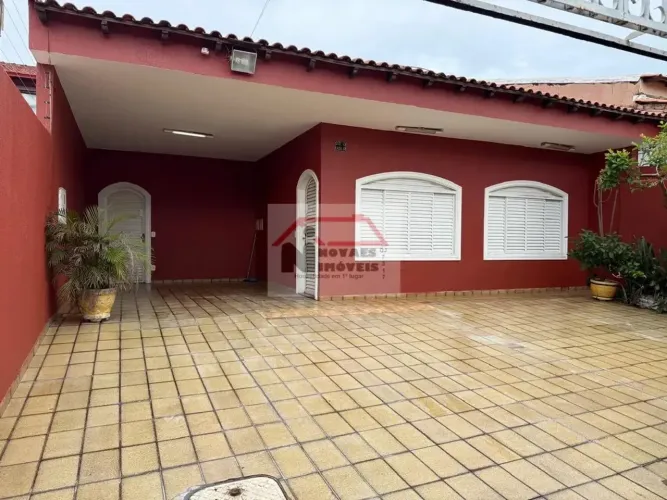 Casa ampla c/ churrasqueira QSD43