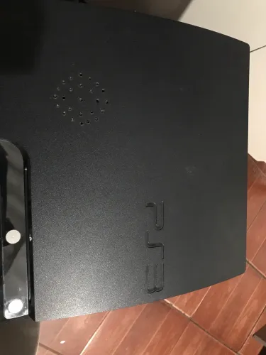 PS3 Slim Desbloqueado + 2 controles