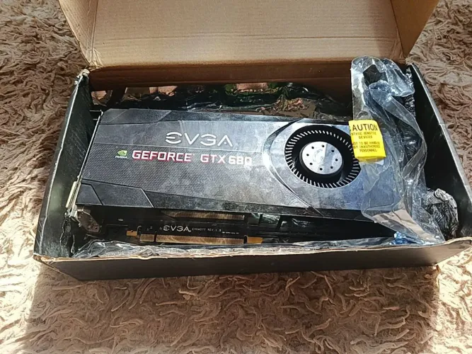 GTX 680 EVGA 2GB 256bits - Perfeito Estado 