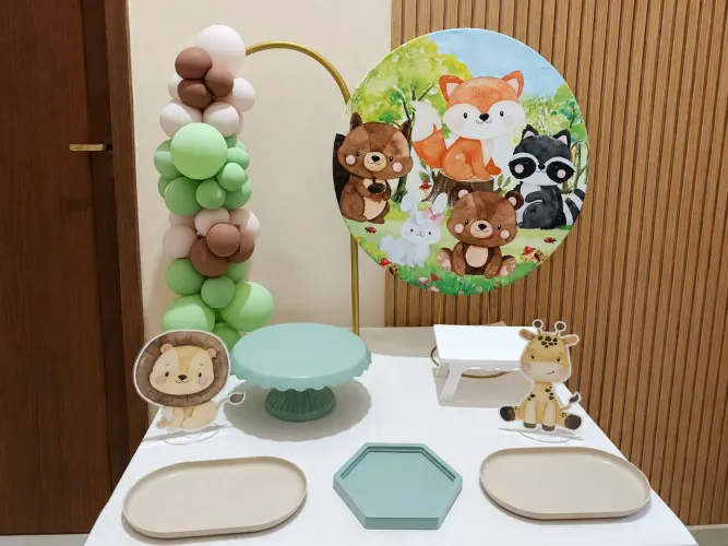 Decoração de festa na mesa 