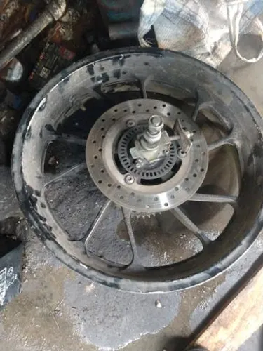 Roda traseira da fazer 250 2018