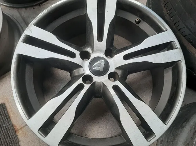 Roda aro 17 Veloster diamantada com grafite 4x100 GM Onix jogo