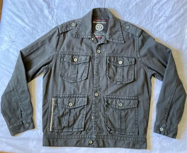Jaqueta Ellus estilo militar